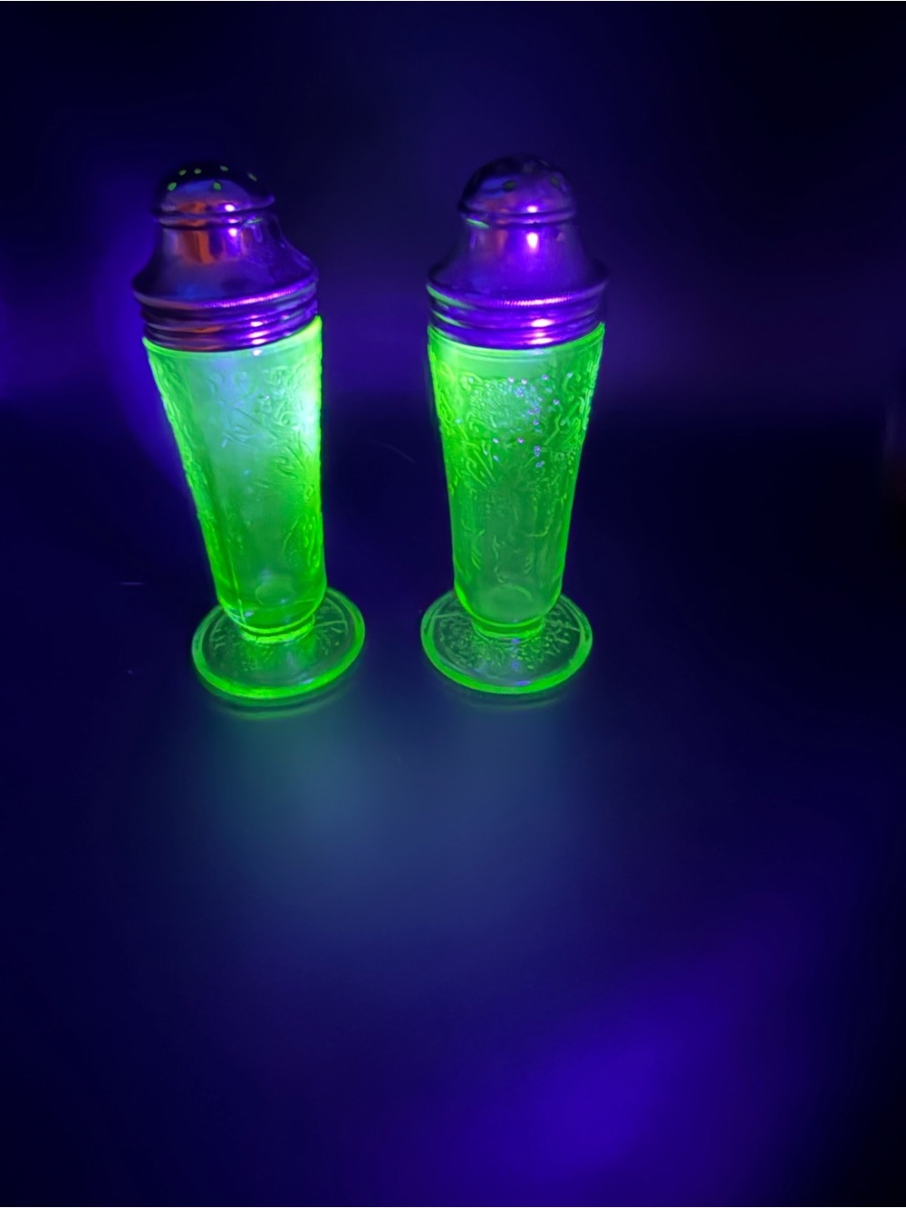 VTG 30's Hazel -Atlas uranium/depression, glass salt and pepper shaker.